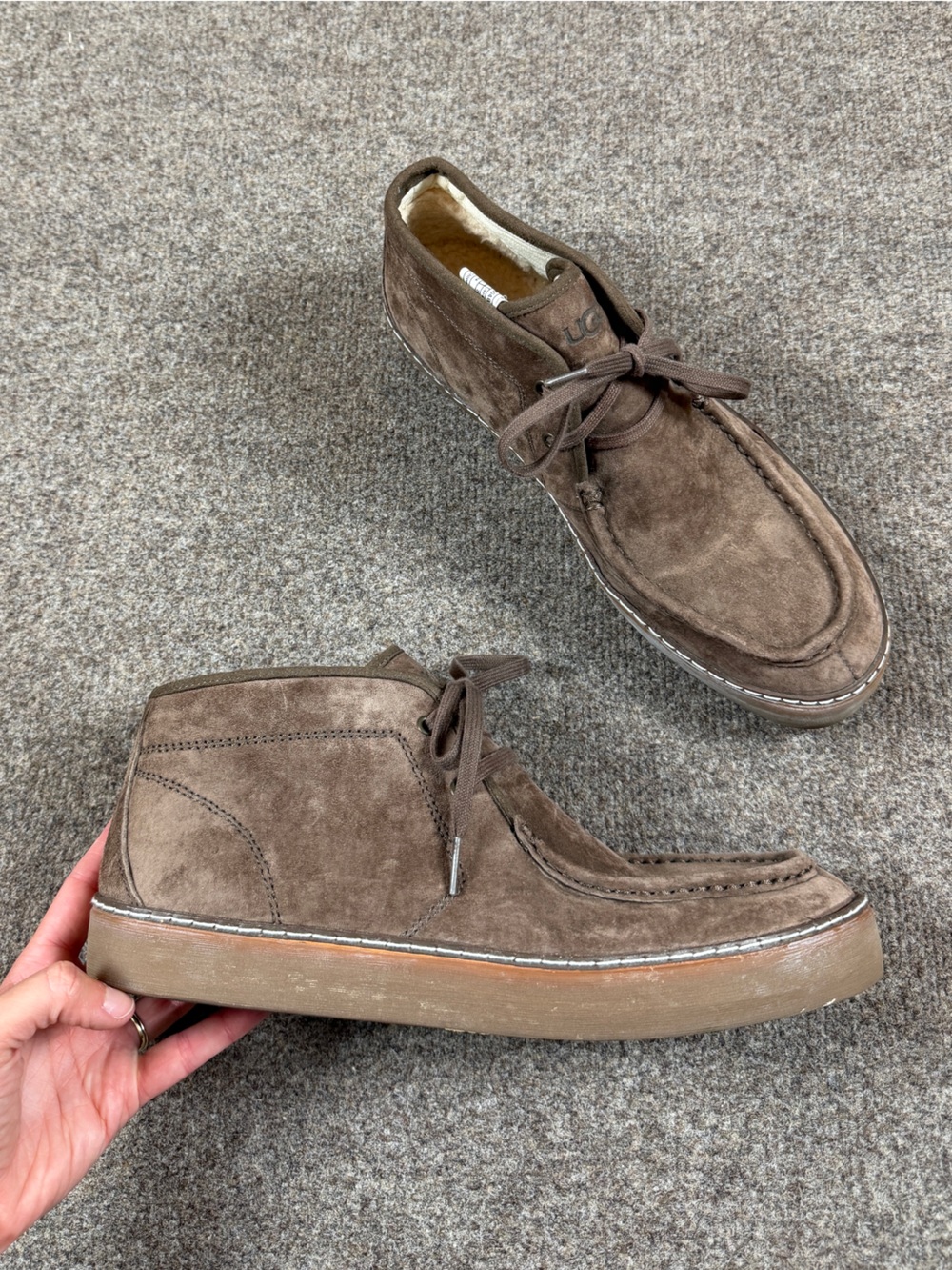 UGG Bayonne Chukka Desert Boots Moc Toe Mens US 11 Taupe Suede Leather Sheepskin